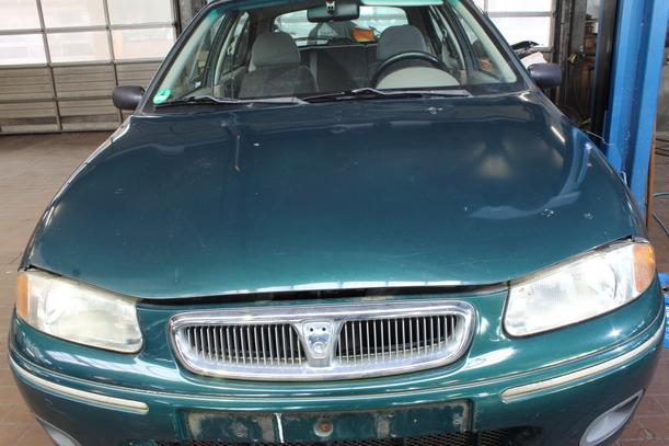 Foto: MOTORHAUBE eines Rover 214