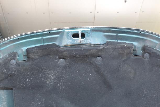Foto: MOTORHAUBE eines Rover 214
