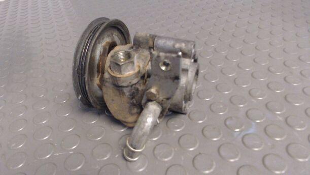 Foto: PUMPE SERVOLENKUNG / SERVOPUMPE eines Rover 214