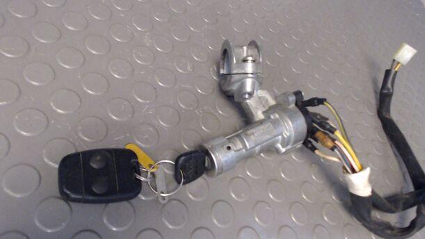 Foto: ZÜNDSCHLOSS eines Rover 214 C
