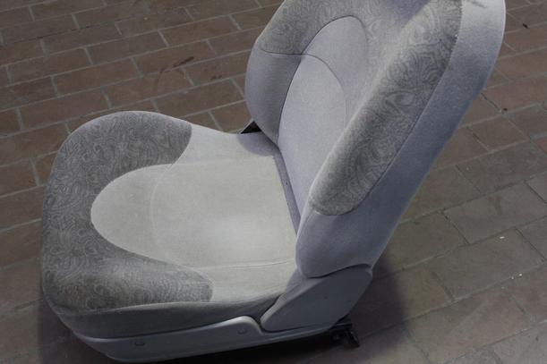 Foto: SITZ VORN LINKS eines Rover 214