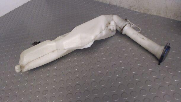 Foto: SCHEIBENWASCHBEHÄLTER eines Peugeot 206 HDi eco 70