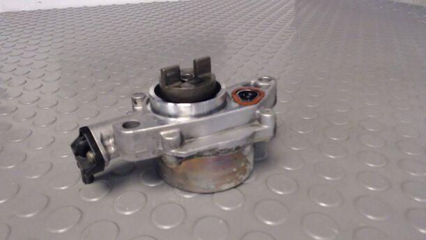 Foto: VAKUUMPUMPE eines Peugeot 206 HDi eco 70