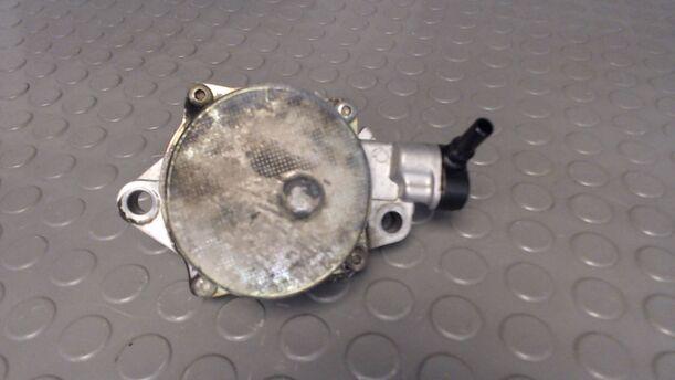 Foto: VAKUUMPUMPE eines Peugeot 206 HDi eco 70