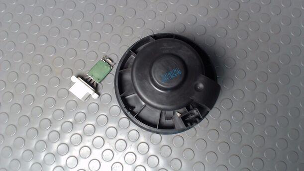 Foto: HEIZUNGSGEBLÄSE (MIT WIDERSTAND) eines Ford Focus C-MAX 1.6 Ghia