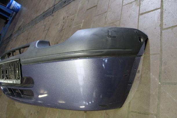 Foto: STOßSTANGE VORN eines Renault Twingo 1.2