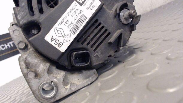 Foto: LICHTMASCHINE eines Renault Twingo 1.2