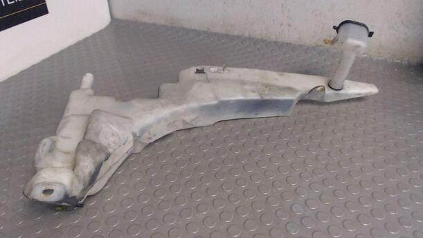 Foto: SCHEIBENWASCHBEHÄLTER eines Ford Focus DI