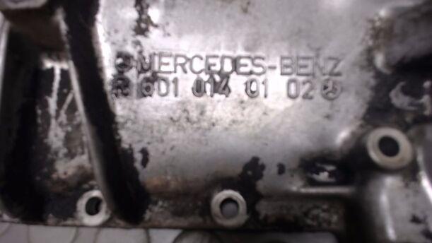 Foto: ÖLWANNE eines Mercedes-Benz 190 D