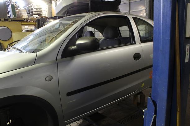 Foto: TÜR LINKS (2/3-Türer) eines Opel Corsa 1.2 16V Start