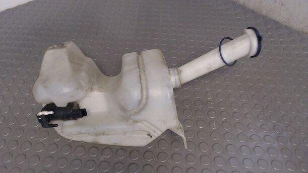 Foto: SCHEIBENWASCHBEHÄLTER eines Citroen Xsara Kombi 1.6 16V GL