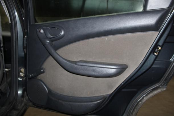 Foto: TÜR HINTEN RECHTS eines Citroen Xsara Kombi 1.6 16V