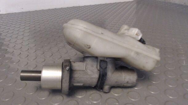Foto: HAUPTBREMSZYLINDER eines Citroen Xsara Kombi 1.6 16V