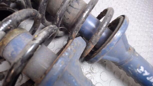 Foto: FEDERBEINE VORN eines FORD FIESTA 0,9