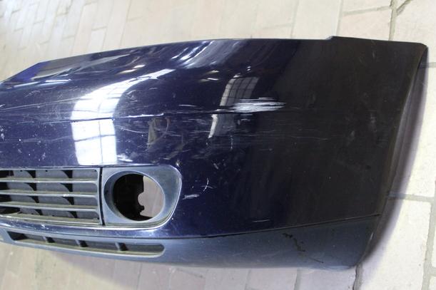 Foto: STOßSTANGE VORN eines Audi A4 Avant 1.6