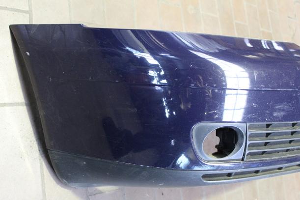 Foto: STOßSTANGE VORN eines Audi A4 Avant 1.6