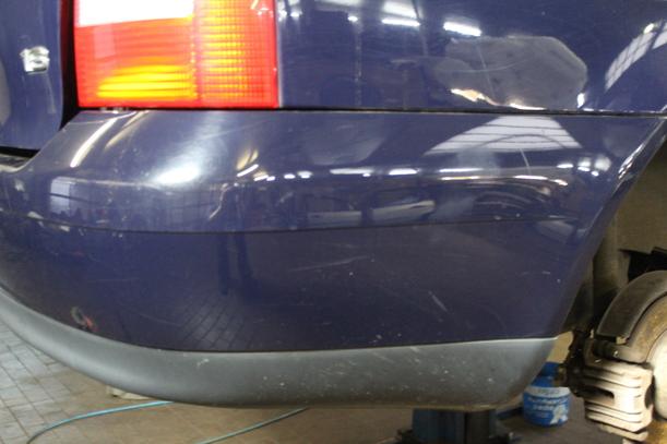 Foto: STOßSTANGE HINTEN eines Audi A4 Avant 1.6