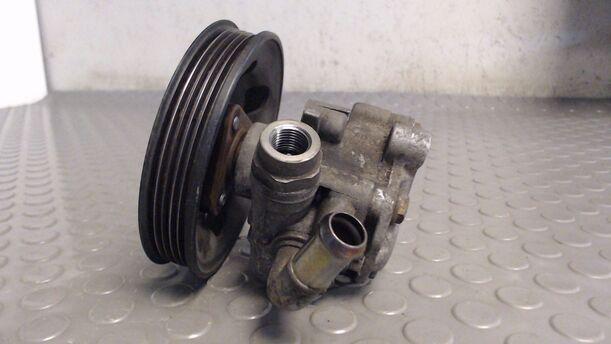 Foto: PUMPE SERVOLENKUNG / SERVOPUMPE eines Audi A4 Avant 1.6