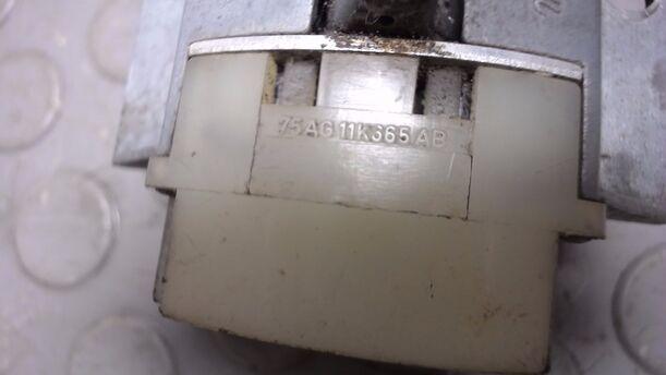Foto: SCHEIBENWISCHERSCHALTER eines FORD ESCORT 1,3