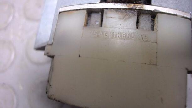 Foto: SCHEIBENWISCHERSCHALTER eines FORD ESCORT 1,3