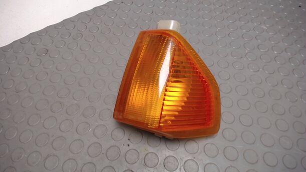 Foto: BLINKER / BLINKLEUCHTE LINKS eines FORD ESCORT 1,3