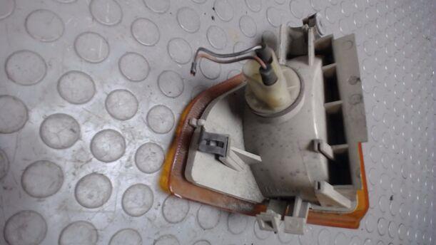 Foto: BLINKER / BLINKLEUCHTE LINKS eines FORD ESCORT 1,3