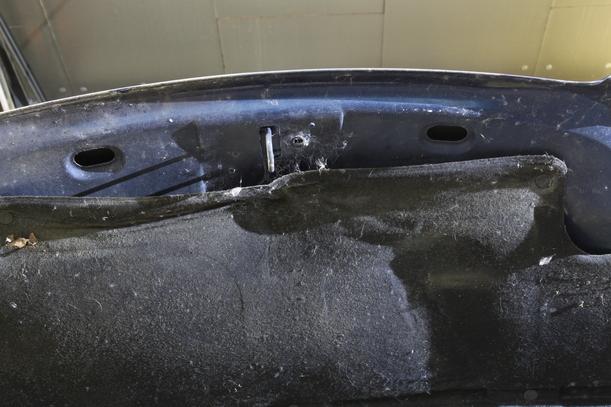 Foto: MOTORHAUBE eines Citroen C5 2.0