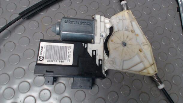 Foto: FENSTERHEBER ELEKTRISCH VORN LINKS eines Citroen C5 2.0