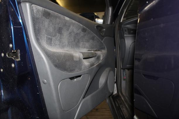 Foto: TÜR VORN LINKS eines Citroen C5 2.0