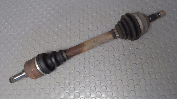 Foto: ANTRIEBSWELLE LINKS (SCHALTGETRIEBE) eines Citroen C5 2.0
