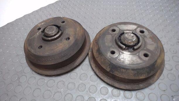 Foto: BREMSTROMMELN HINTEN eines FORD FIESTA 0,9