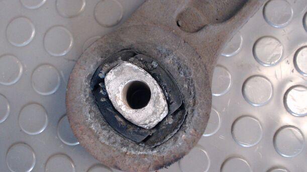 Foto: QUERLENKER VORN LINKS eines Ford Ka 1.2 C