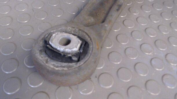 Foto: QUERLENKER VORN LINKS eines Ford Ka 1.2 C