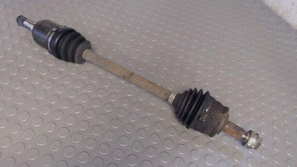 Foto: ANTRIEBSWELLE VORN LINKS eines Ford Ka 1.2 C