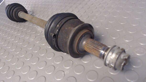 Foto: ANTRIEBSWELLE VORN LINKS eines Ford Ka 1.2 C