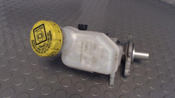 Foto: HAUPTBREMSZYLINDER eines Ford Ka 1.2 C