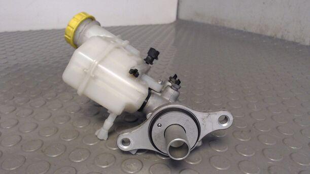 Foto: HAUPTBREMSZYLINDER eines Ford Ka 1.2 C