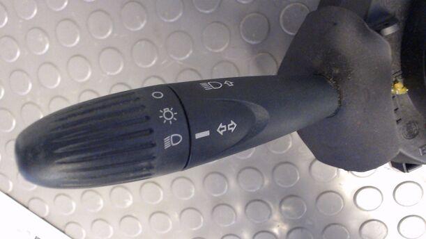Foto: KOMBISCHALTER / LENKSTOCKSCHALTER eines Ford Ka 1.2 C
