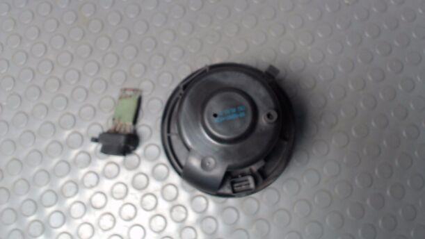 Foto: HEIZUNGSGEBLÄSE eines Ford Transit 260 K TDCi Lkw