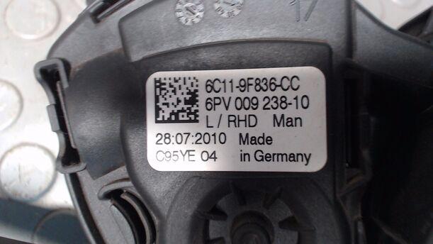 Foto: GASPEDAL eines Ford Transit 260 K TDCi Lkw