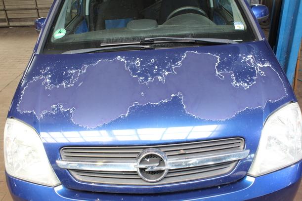 Foto: MOTORHAUBE eines Opel Meriva 1.6 16V Jeans