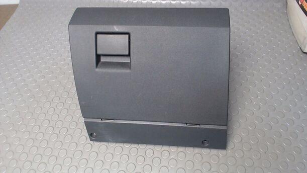 Foto: HANDSCHUHFACH eines Opel Meriva 1.6 16V Jeans