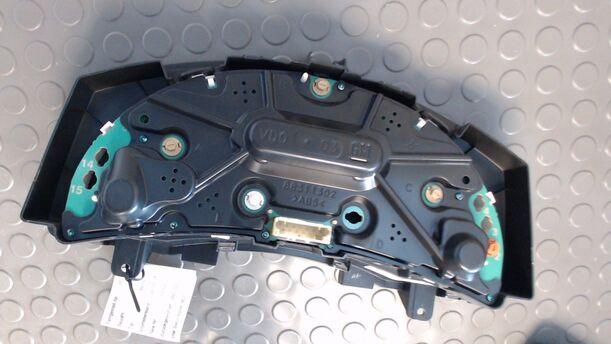 Foto: TACHOEINHEIT / KOMBIINSTRUMENT eines Opel Meriva 1.6 16V CC