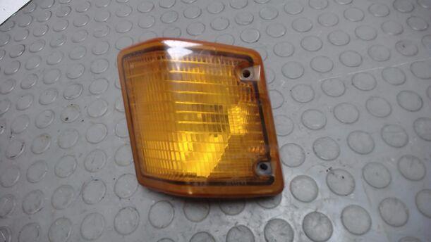 Foto: BLINKER / BLINKLEUCHTE LINKS eines VW Transporter 251 041