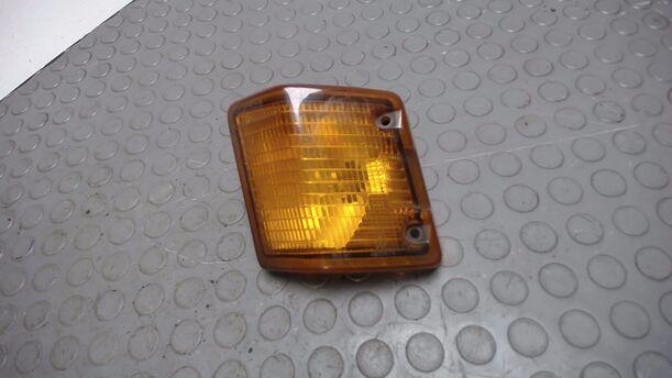 Foto: BLINKER / BLINKLEUCHTE LINKS eines VW Transporter 251 041