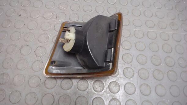 Foto: BLINKER / BLINKLEUCHTE LINKS eines VW Transporter 251 041