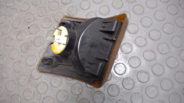 Foto: BLINKER / BLINKLEUCHTE LINKS eines VW Transporter 251 041