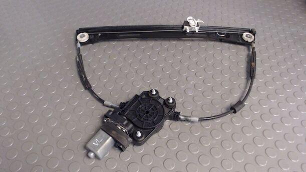 Foto: FENSTERHEBER ELEKTRISCH VORN LINKS eines Fiat Panda 1.2 Jeans