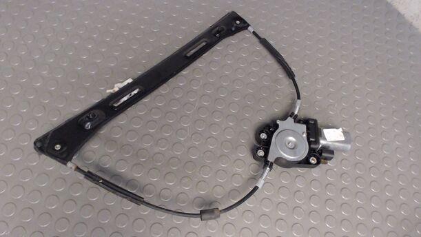 Foto: FENSTERHEBER ELEKTRISCH VORN LINKS eines Fiat Panda 1.2 Jeans