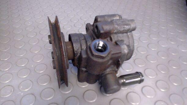Foto: PUMPE SERVOLENKUNG eines VW Golf Variant 1.8